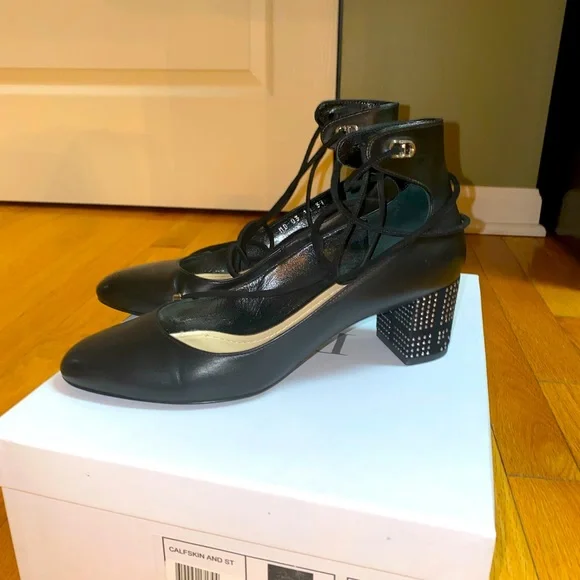 Dior | Shoes | Christian Dior Black Leather Stellar Pump  display picture 1